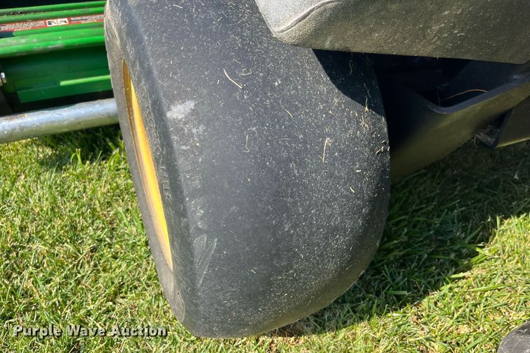 image for item LA9988 John Deere 2500B  greens mower