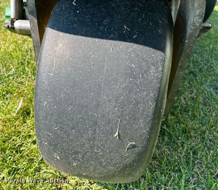 image for item LA9988 John Deere 2500B  greens mower