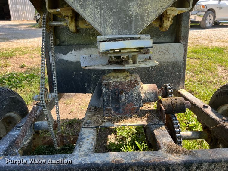 image for item LA9989 Adams  spreader