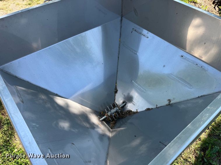 image for item LA9989 Adams  spreader