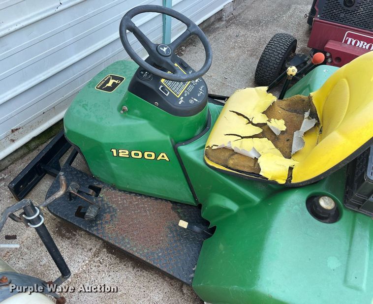 image for item LA9991 John Deere 1200A  bunker rake