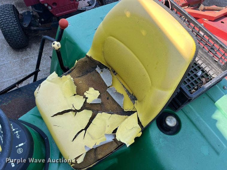 image for item LA9991 John Deere 1200A  bunker rake