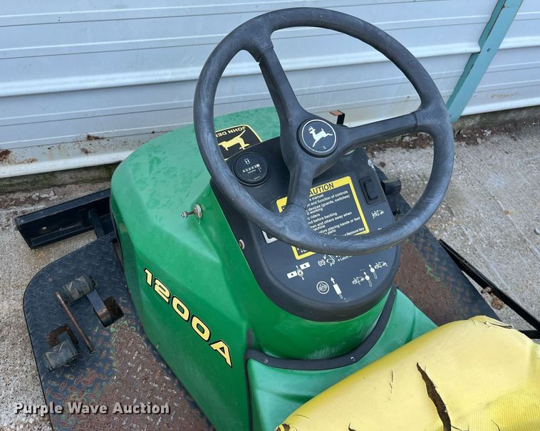 image for item LA9991 John Deere 1200A  bunker rake