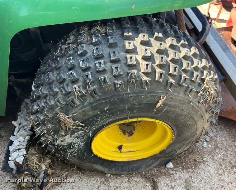 image for item LA9991 John Deere 1200A  bunker rake