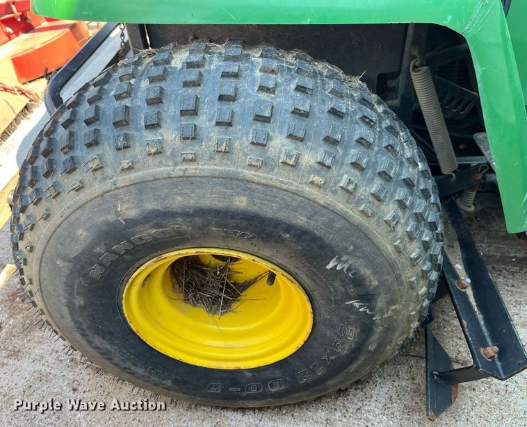 image for item LA9991 John Deere 1200A  bunker rake