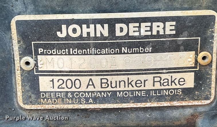 image for item LA9991 John Deere 1200A  bunker rake