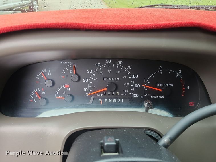 image for item LE9041 2001 Ford F350 Super Duty  Crew Cab pickup truck