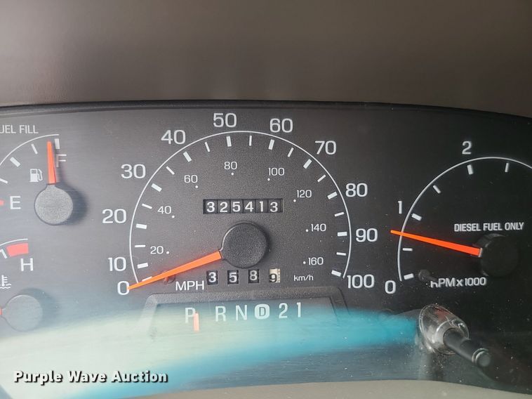 image for item LE9041 2001 Ford F350 Super Duty  Crew Cab pickup truck