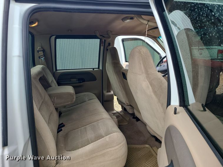 image for item LE9041 2001 Ford F350 Super Duty  Crew Cab pickup truck