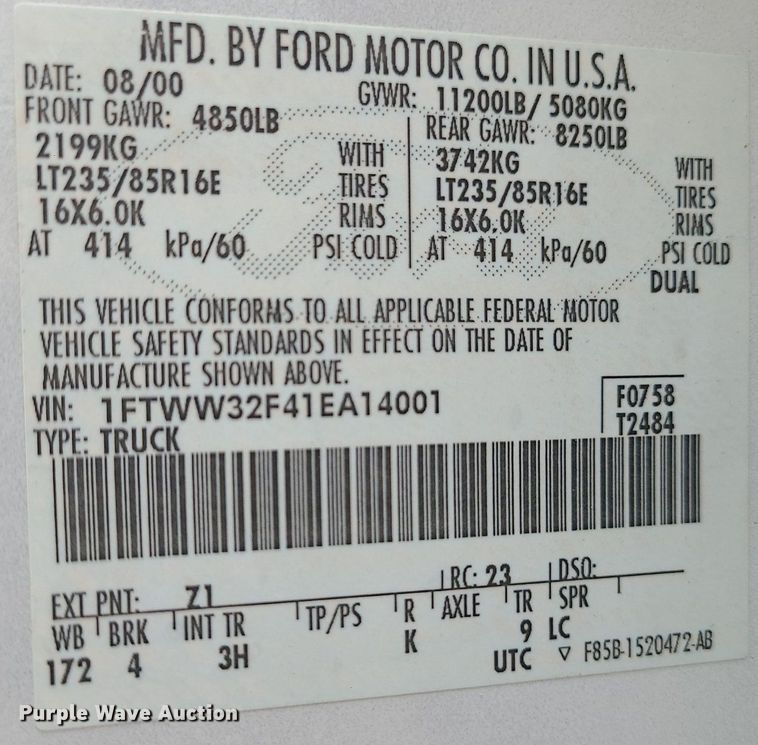 image for item LE9041 2001 Ford F350 Super Duty  Crew Cab pickup truck