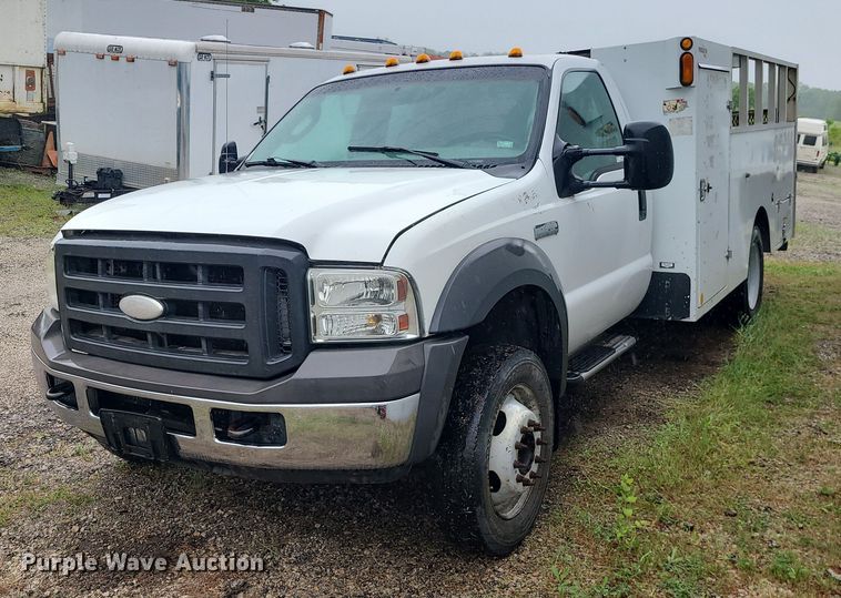 image for item LE9046 2005 Ford F450  utility / service truck