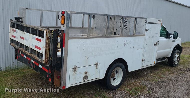 image for item LE9046 2005 Ford F450  utility / service truck