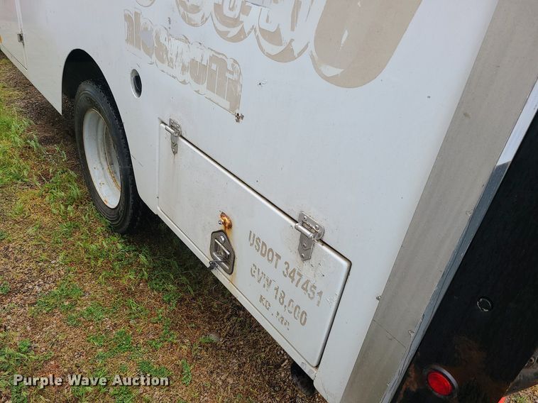 image for item LE9046 2005 Ford F450  utility / service truck