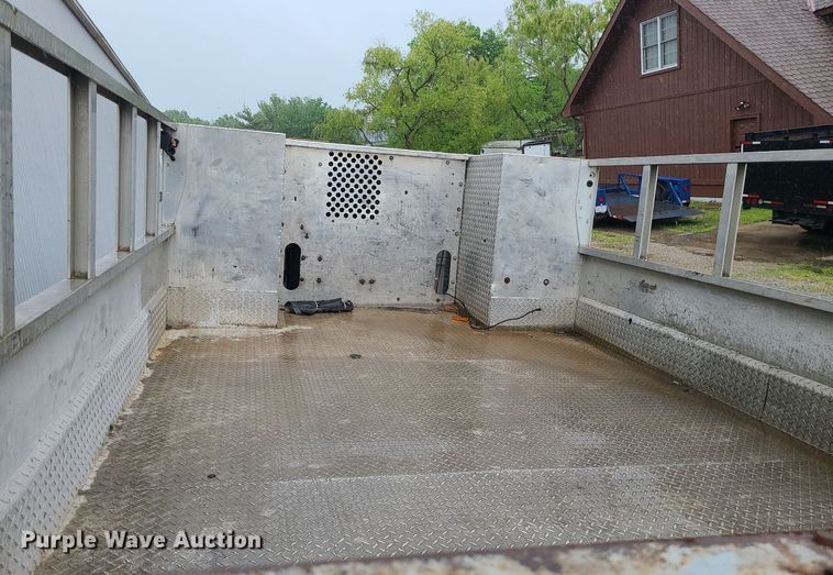 image for item LE9046 2005 Ford F450  utility / service truck