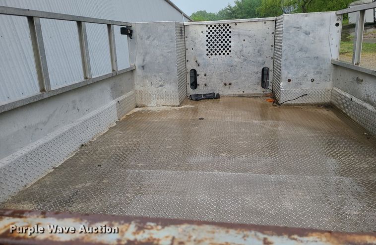 image for item LE9046 2005 Ford F450  utility / service truck