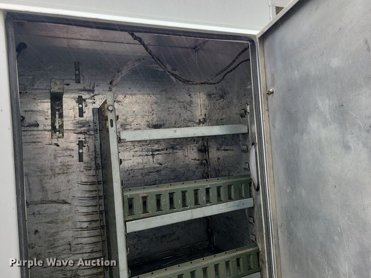 image for item LE9046 2005 Ford F450  utility / service truck