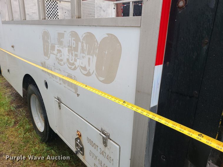 image for item LE9046 2005 Ford F450  utility / service truck