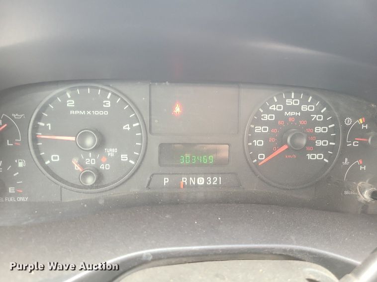 image for item LE9046 2005 Ford F450  utility / service truck