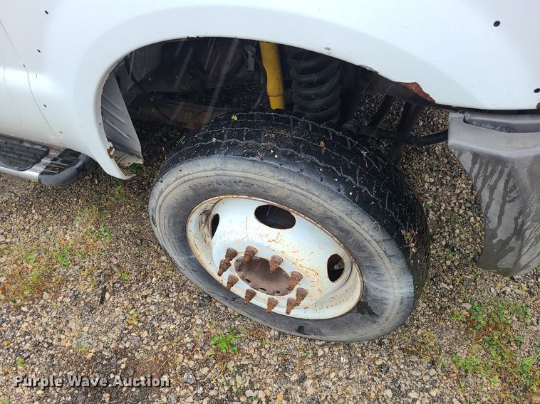 image for item LE9046 2005 Ford F450  utility / service truck