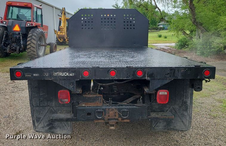 image for item LE9047 2005 Ford F550  flatbed truck