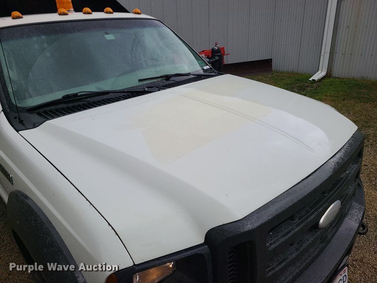 image for item LE9047 2005 Ford F550  flatbed truck
