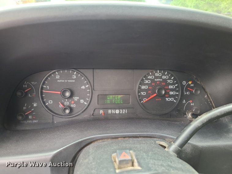 image for item LE9047 2005 Ford F550  flatbed truck