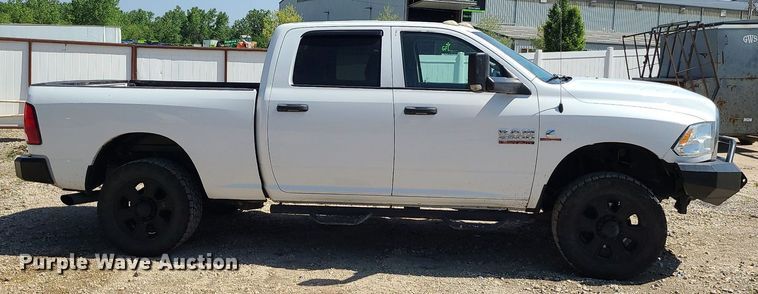 image for item LE9076 2015 Dodge Ram 2500HD  Crew Cab pickup truck