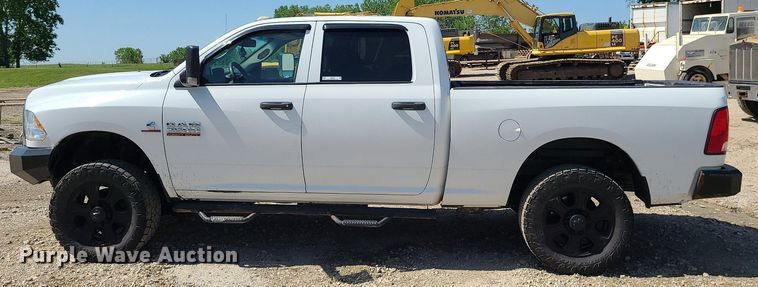 image for item LE9076 2015 Dodge Ram 2500HD  Crew Cab pickup truck