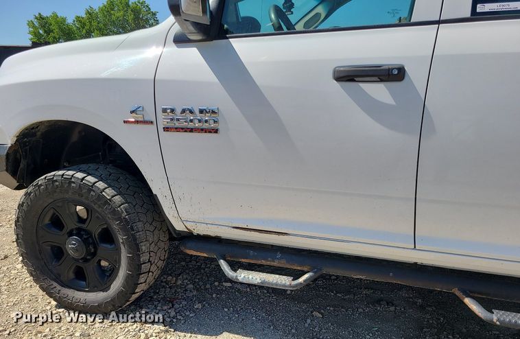 image for item LE9076 2015 Dodge Ram 2500HD  Crew Cab pickup truck