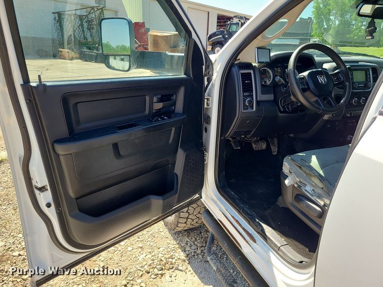 image for item LE9076 2015 Dodge Ram 2500HD  Crew Cab pickup truck