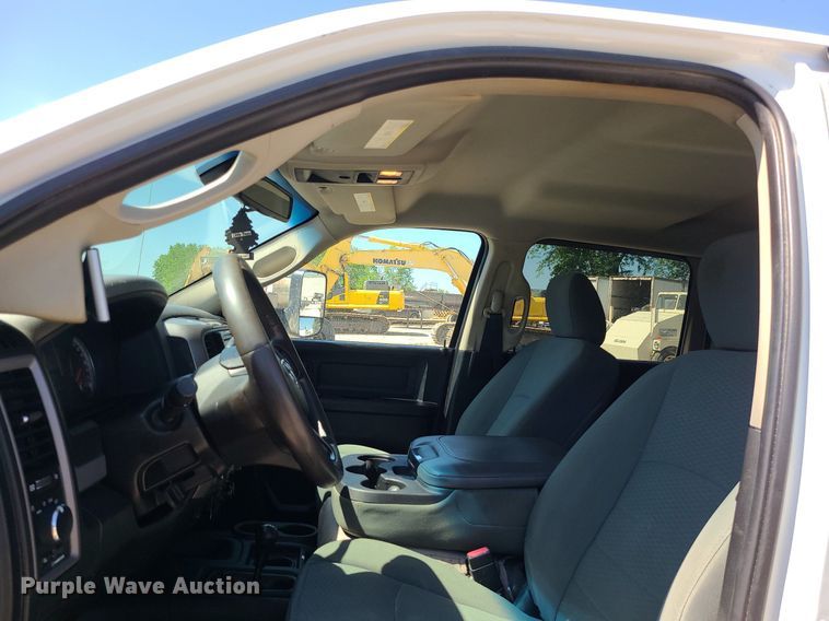 image for item LE9076 2015 Dodge Ram 2500HD  Crew Cab pickup truck