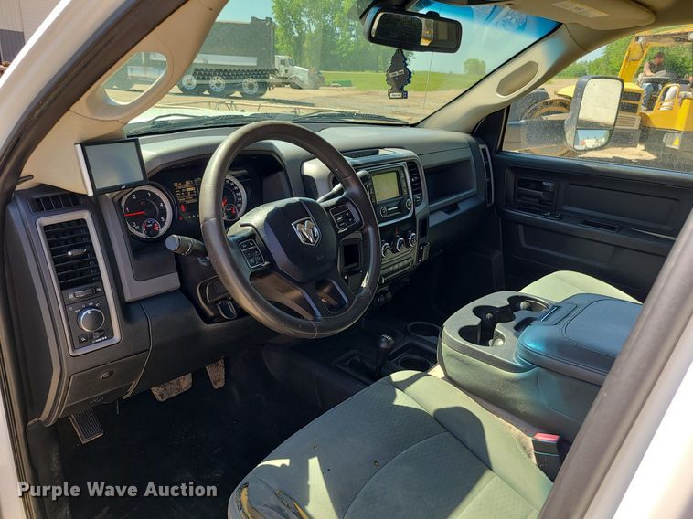 image for item LE9076 2015 Dodge Ram 2500HD  Crew Cab pickup truck