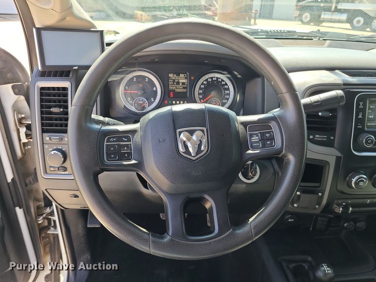 image for item LE9076 2015 Dodge Ram 2500HD  Crew Cab pickup truck