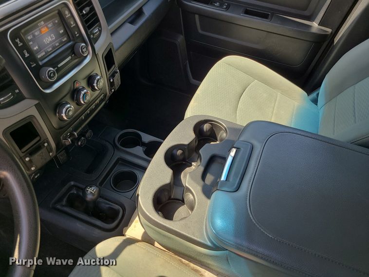 image for item LE9076 2015 Dodge Ram 2500HD  Crew Cab pickup truck