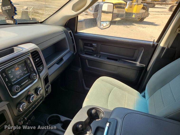 image for item LE9076 2015 Dodge Ram 2500HD  Crew Cab pickup truck