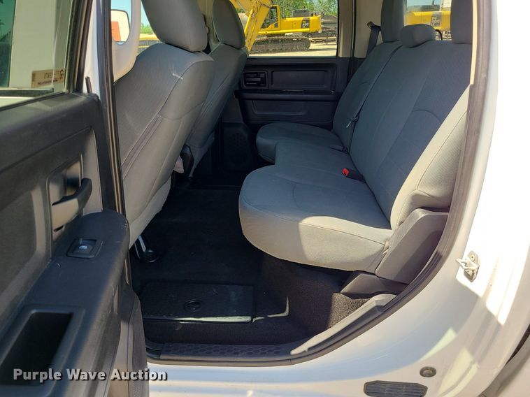 image for item LE9076 2015 Dodge Ram 2500HD  Crew Cab pickup truck