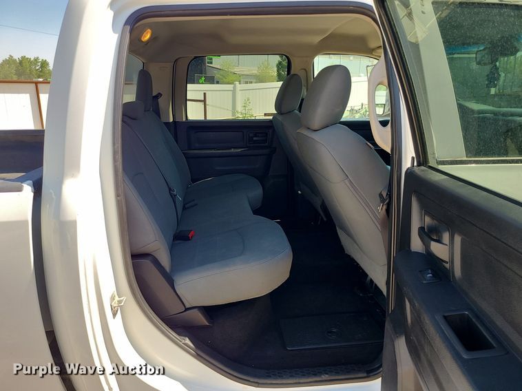 image for item LE9076 2015 Dodge Ram 2500HD  Crew Cab pickup truck