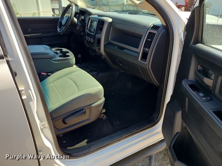 image for item LE9076 2015 Dodge Ram 2500HD  Crew Cab pickup truck