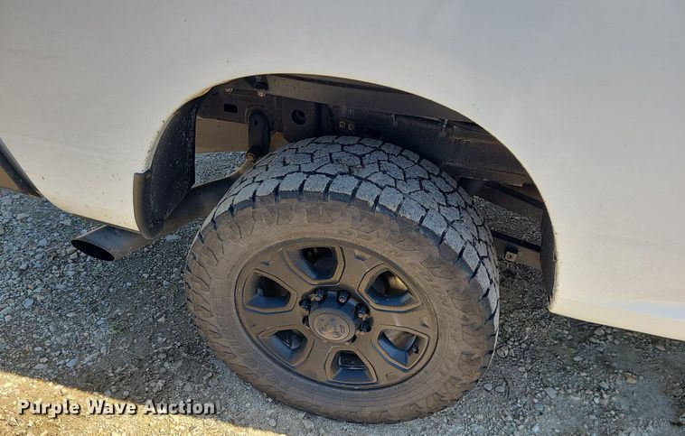 image for item LE9076 2015 Dodge Ram 2500HD  Crew Cab pickup truck