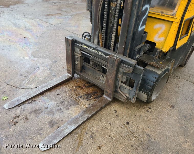 image for item LE9089 Caterpillar TC100D  forklift