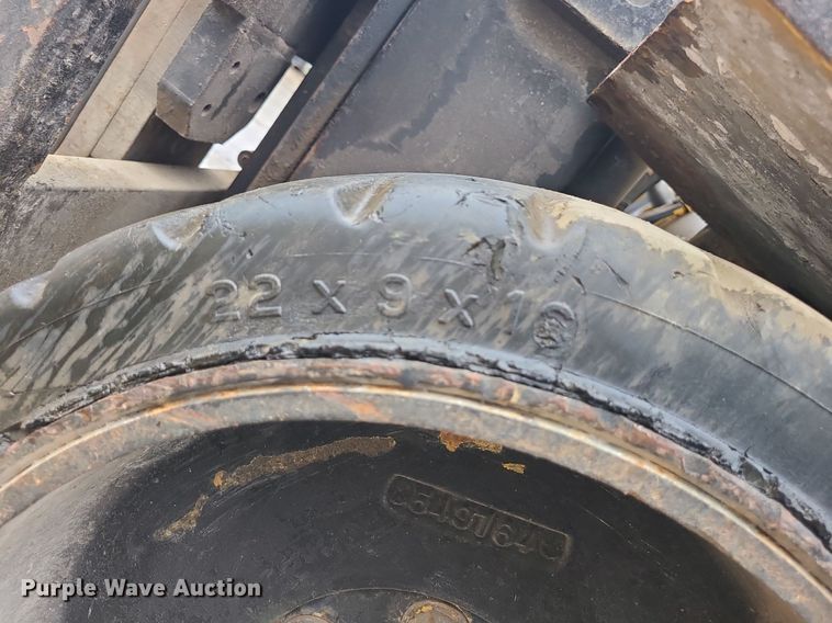 image for item LE9089 Caterpillar TC100D  forklift