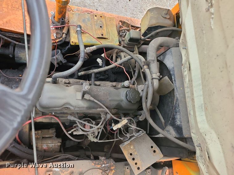 image for item LE9090 (2) forklifts