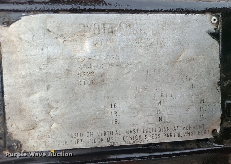 image for item LE9090 (2) forklifts