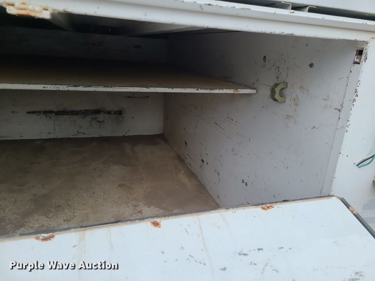 image for item LE9093 Utility bed