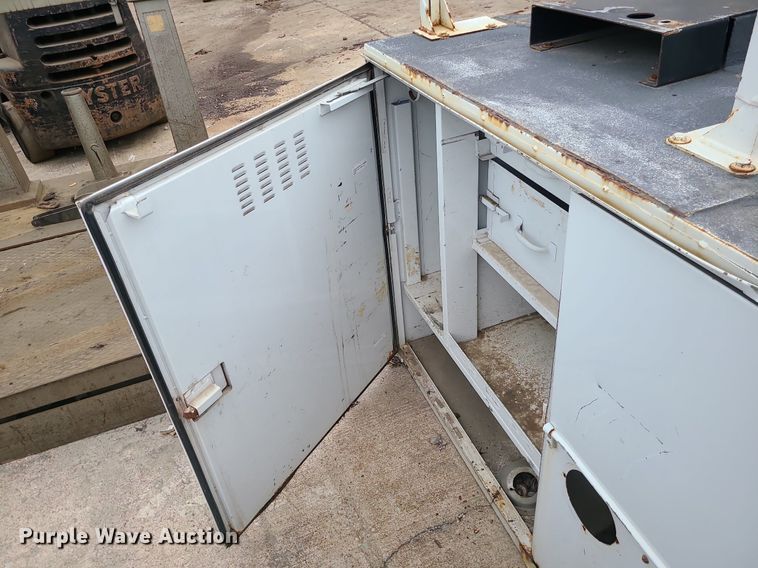 image for item LE9093 Utility bed