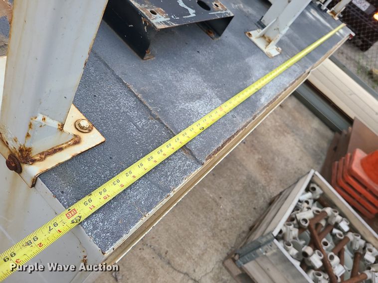 image for item LE9093 Utility bed