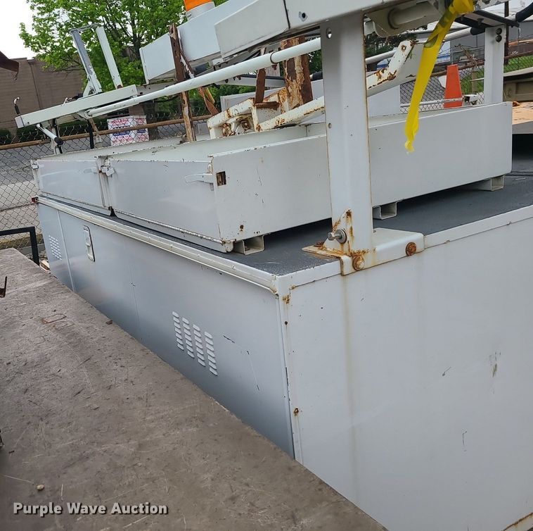 image for item LE9093 Utility bed