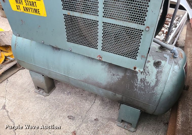 image for item LE9094 Ingersoll Rand 7100  air compressor