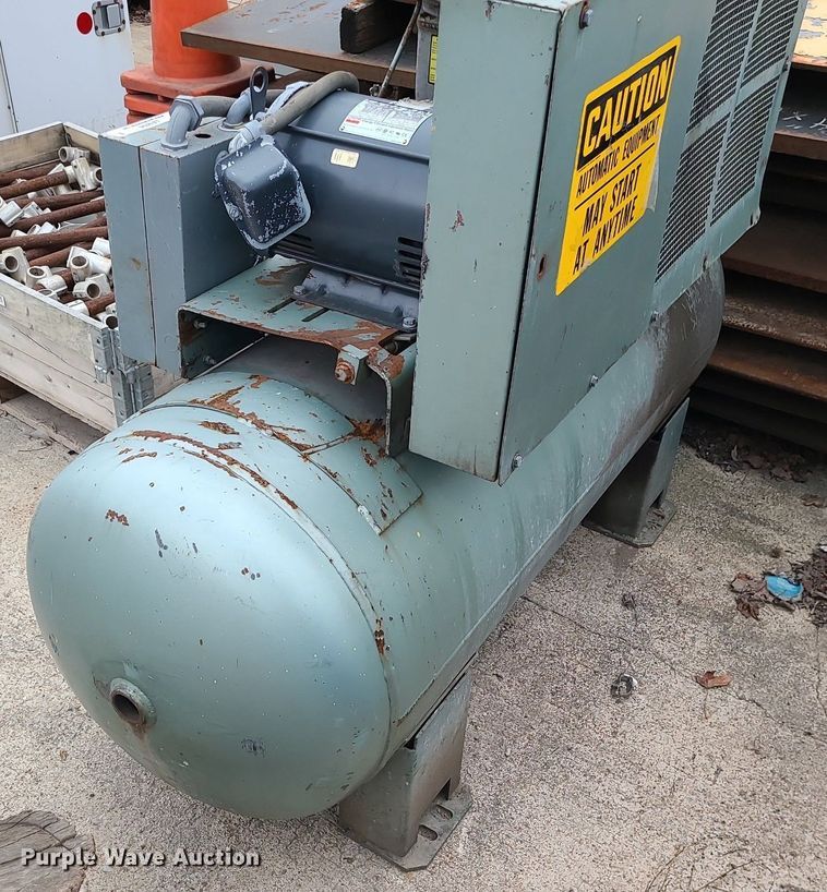 image for item LE9094 Ingersoll Rand 7100  air compressor