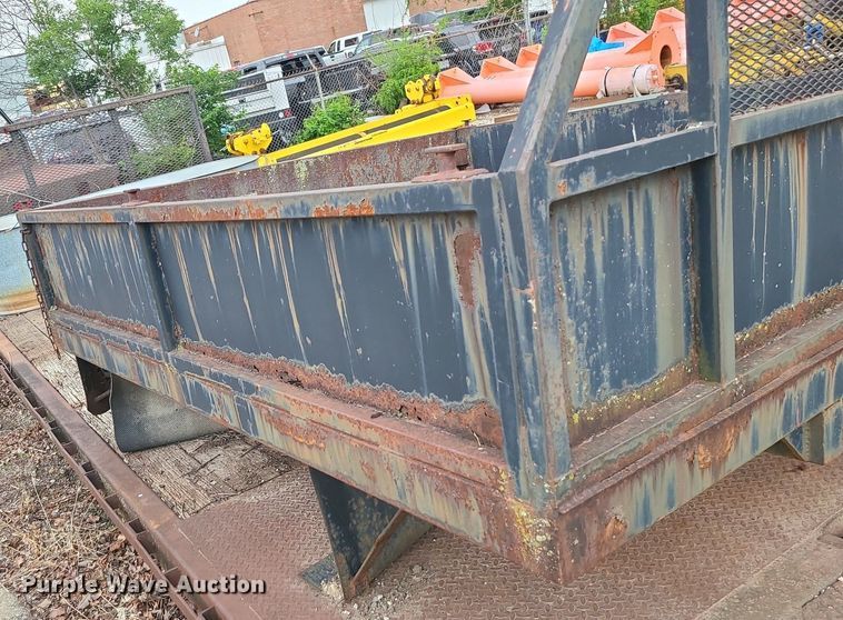 image for item LE9095 Flatbed